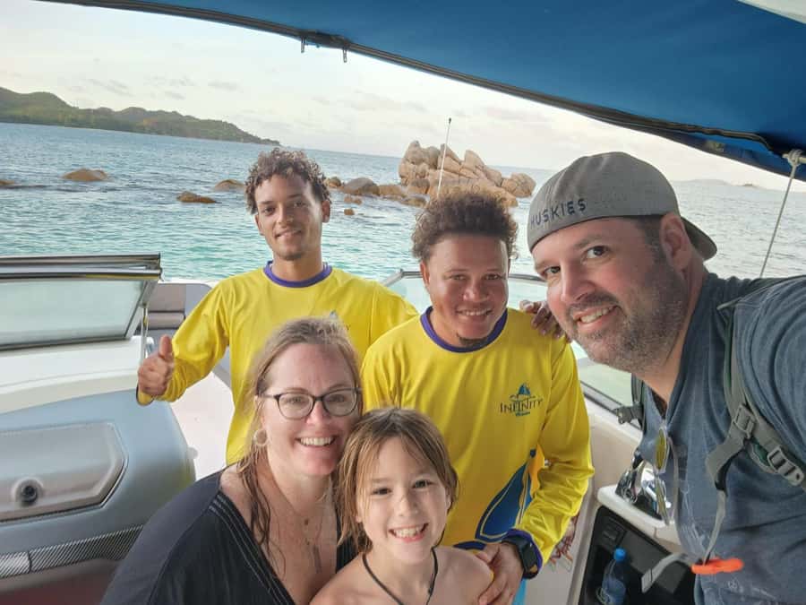 Praslin: Curieuse & St-Pierre Boat Adventure with Snorkeling - St. Pierre Marine Park and the snorkeling stop
