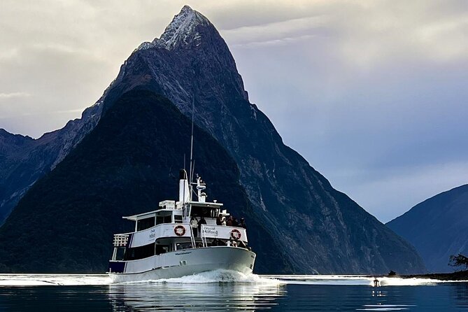 Premium Milford Sound Small Group Tour & Cruise from Queenstown - Eglinton Valley and Mirror Lakes