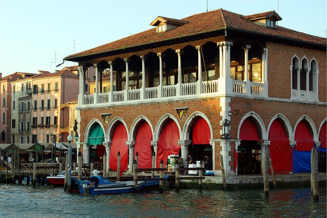 Private 3 hrs Venice Tour: St Mark's, Walking tour & Boat tour - The one-hour Grand Canal and back-channel ride