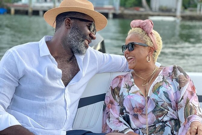 Private Boat Ride in Miami with Experienced Captain and Champagne - The optional Miami sandbar trip