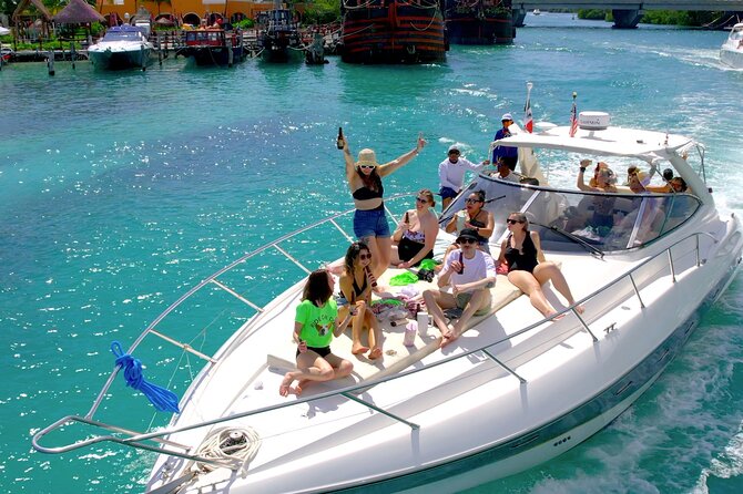 Private Premium Yacht 46FT Rental in Cancún - Why six and eight hours are better for Isla Mujeres