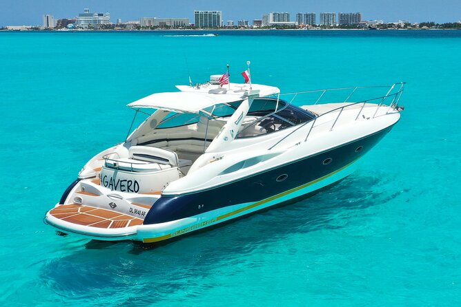Private Premium Yacht 46FT Rental in Cancún - Food, drinks, and the extra cash to bring