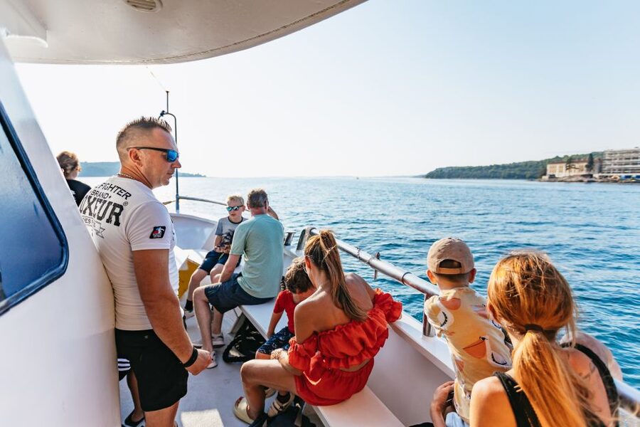 Pula: Dolphin&Sunset Cruise in Brijuni with Dinner&Drinks - Practical tips for a better evening