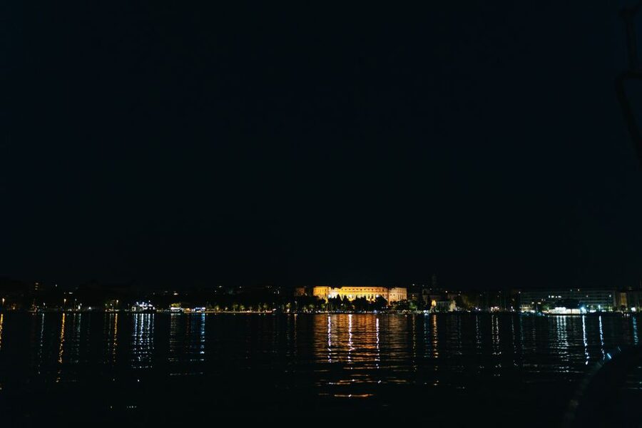 Pula: Dolphin&Sunset Cruise in Brijuni with Dinner&Drinks - Sunset views from the open deck