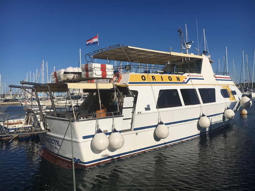 Pula: Dolphin Watching Sunset Cruise with Dinner & Drinks - Sailing toward Brijuni National Park