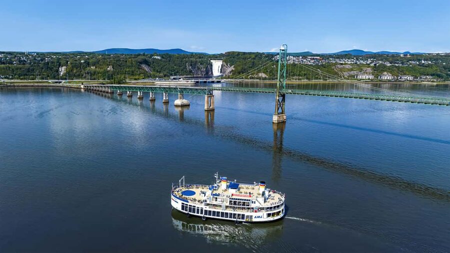 Québec City: Guided Sightseeing River Cruise - Leaving Chouinard Pier with Old Québec in view