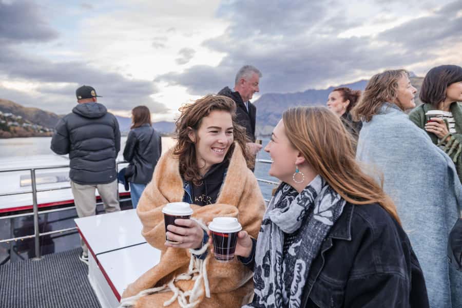 Queenstown: Lake Wakatipu Scenic Cruise - Drinks, snacks, and the onboard atmosphere