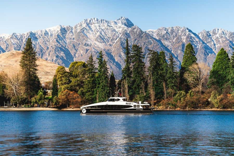 Queenstown: Lake Whakatipu Boat Trip - Leaving Queenstown for open water