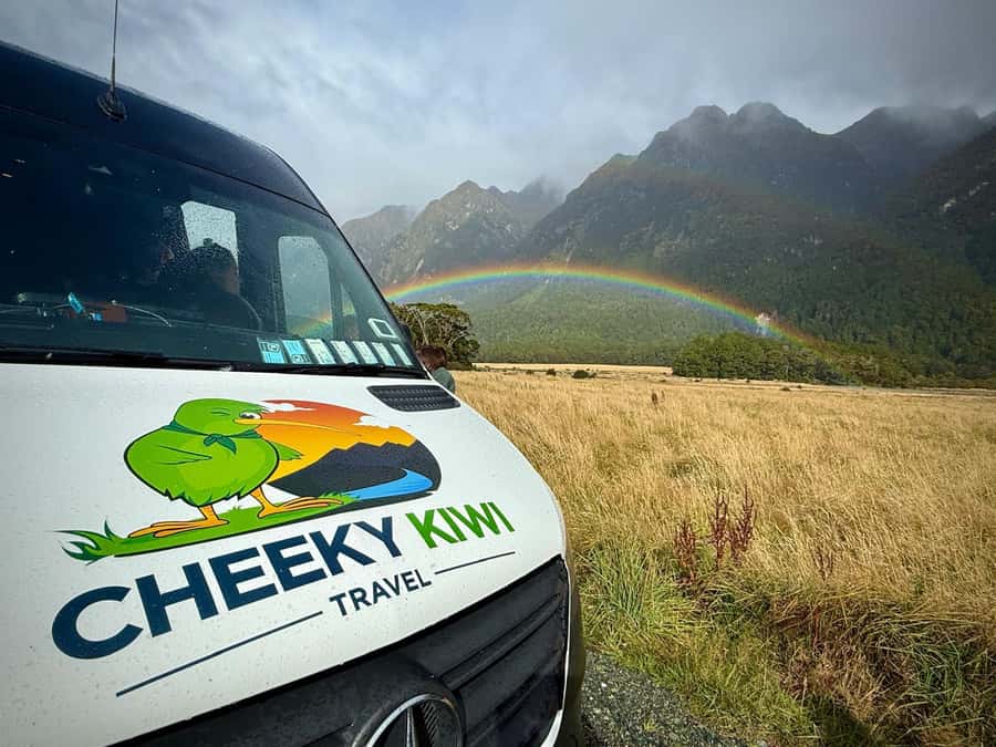 Queenstown: Milford Sound Small-Group Tour w Cruise & Lunch - Lunch, Snacks, and the Return to Queenstown