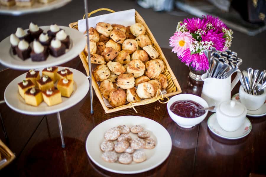 Queenstown: Queenstown Lake Cruise and Walter Peak Farm Tour - Afternoon tea at the farm