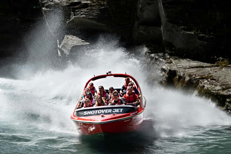 Queenstown: Shotover River Extreme Jet Boat Experience - A short ride with a big Queenstown setting