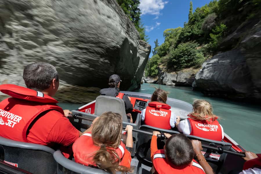 Queenstown: Shotover River Extreme Jet Boat Experience - The drivers make or break the ride