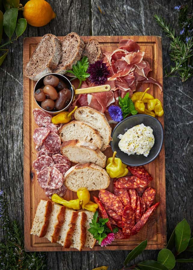 Queenstown: Walter Peak Gourmet BBQ & Lake Whakatipu Cruise - Who should book this outing?