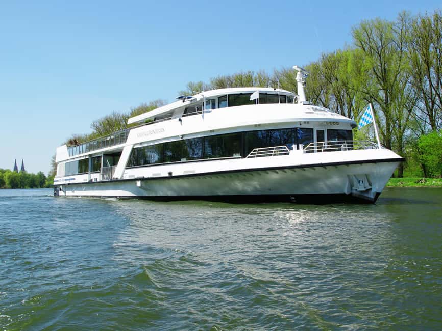 Regensburg: Sightseeing Boat Tour to Walhalla - What the two-hour cruise is really like