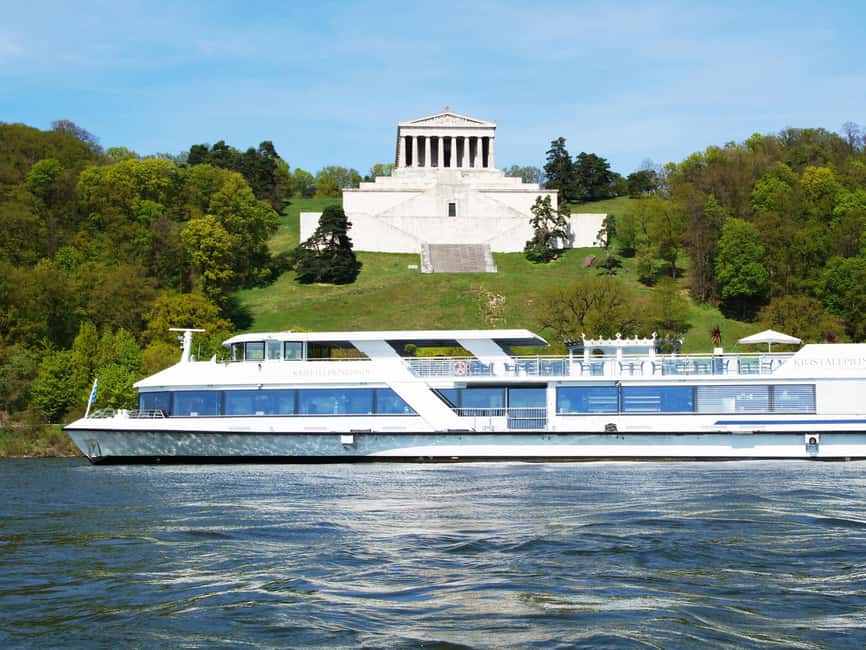 Regensburg: Sightseeing Boat Tour to Walhalla - Finding the boat near Regensburg’s sausage kitchen