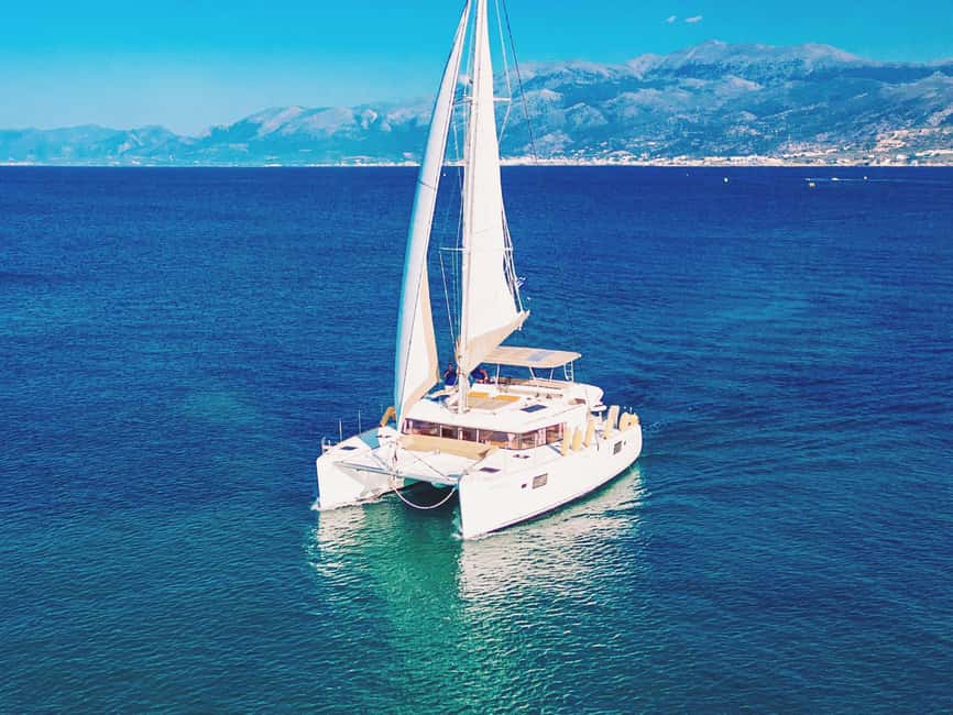 Rethymno Premium Catamaran Cruise: Healthy Lunch & Open Bar - The first 105 minutes: settling into the catamaran