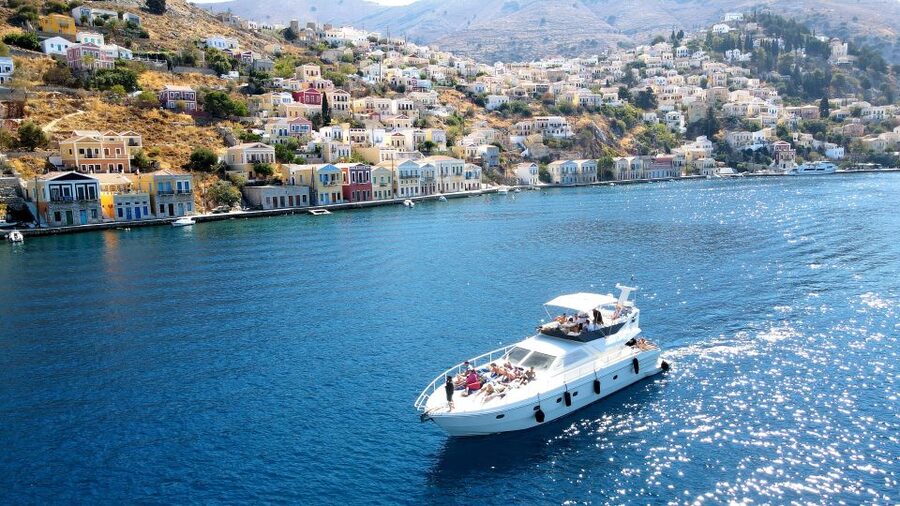 Rhodes: Symi Yacht Tour with Unlimited Drinks and Transfer - Why this yacht trip costs more than a basic Symi boat
