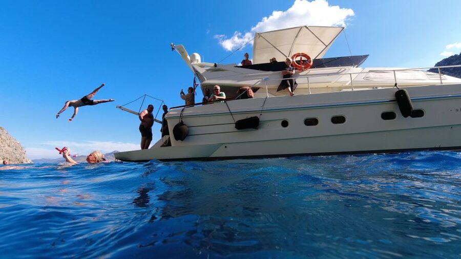 Rhodes: Symi Yacht Tour with Unlimited Drinks and Transfer - Who will enjoy this day most