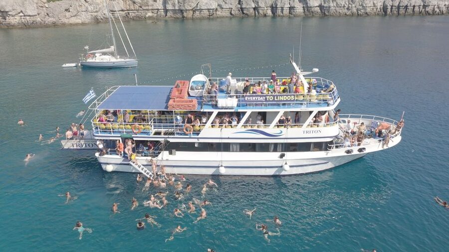 Rhodes Town: Scenic Cruise to Lindos with Swim Stops - Choosing your seat on a 280-passenger boat