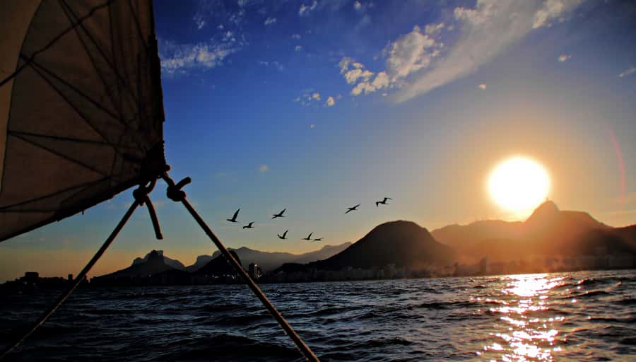 Rio de Janeiro: Guanabara Bay Sunset Sailing Tour & Drinks - Key points to know before you book