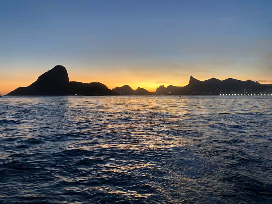 Rio de Janeiro: Sunset Sailboat Tour with Open Bar - Starting in Urca beside Guanabara Bay