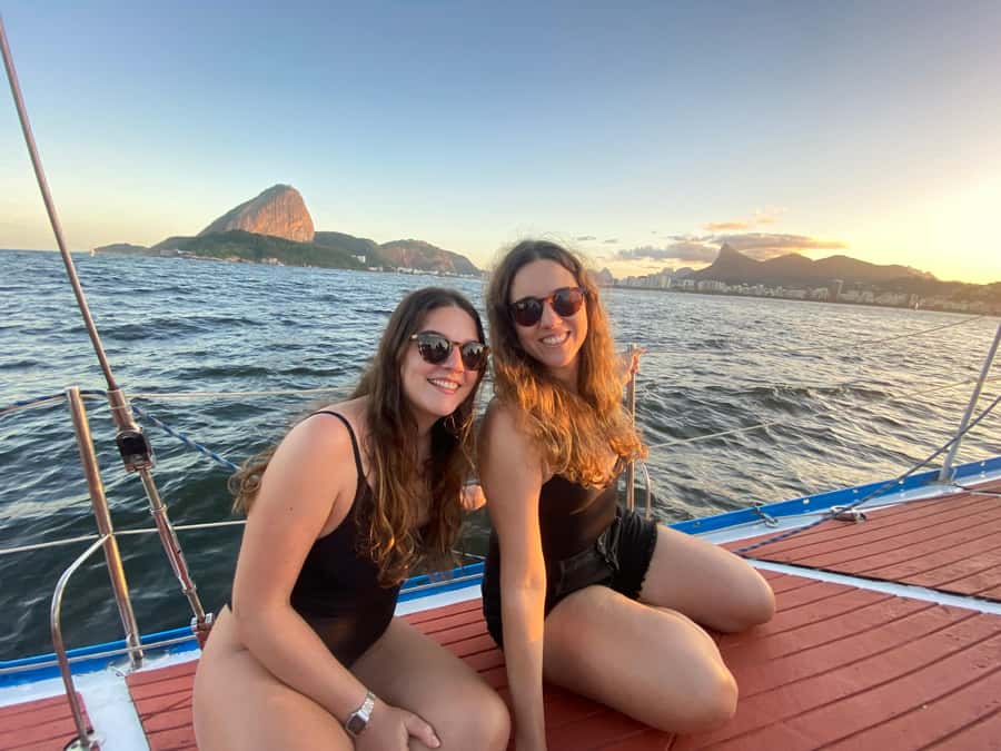 Rio de Janeiro: Sunset Sailboat Tour with Open Bar - What the $57 price includes