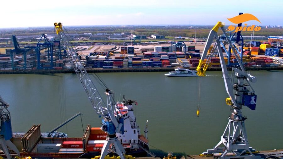 Rotterdam: Harbor Sightseeing Cruise - Entering the working harbor