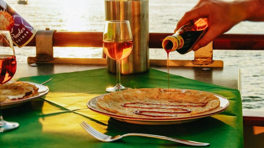 Rotterdam: Pancake Cruise - What the service and atmosphere are really like
