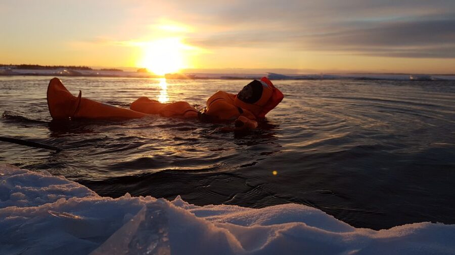 Rovaniemi: Icebreaker Cruise with Ice Floating and Transfer - Booking Advice and Practical Details