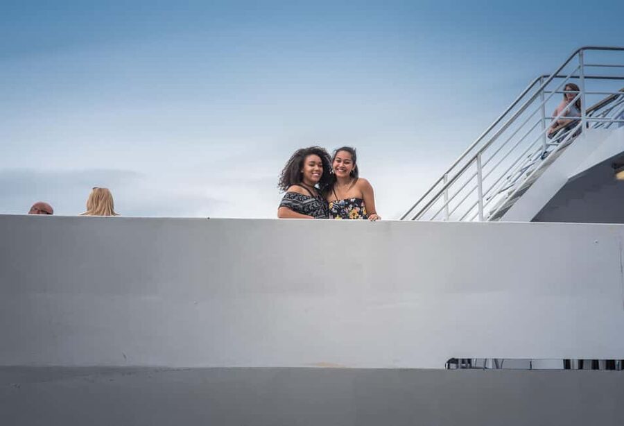 Sacramento: City Cruises River Cruise with History Guide - What the one-hour route shows you