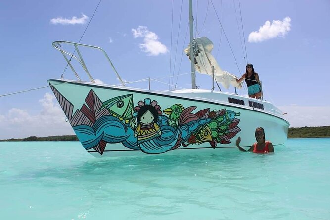Sailing Tour through the Laguna de los Siete Colores - Cenote Negro and the Seven Colors Lagoon