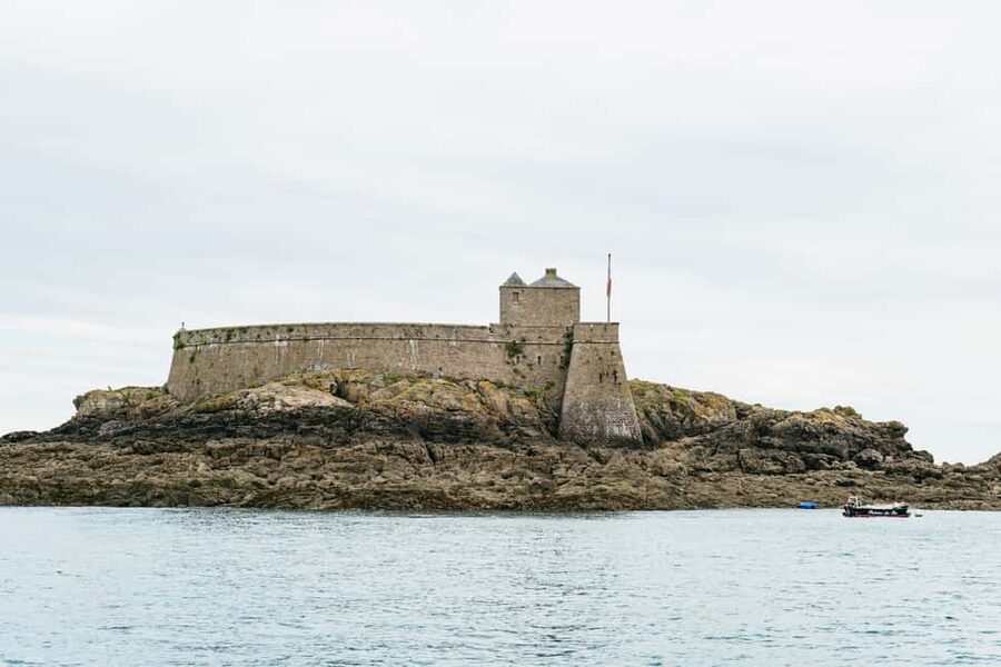 Saint-Malo: Guided Boat Tour with Local Captain - Why Saint-Malo looks different from the water
