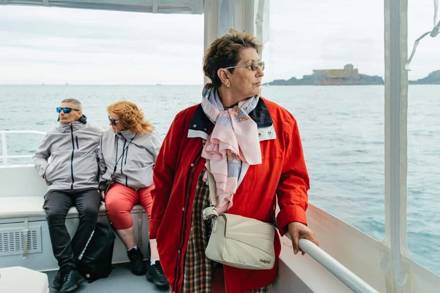 Saint-Malo: Guided Boat Tour with Local Captain - The guide makes the short cruise worthwhile