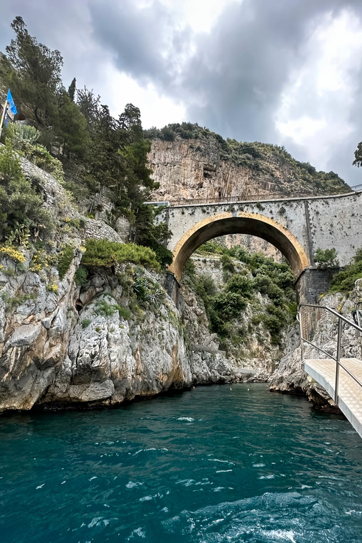 Salerno: Amalfi Coast Cruise with Lunch, Aperitif & Swimming - Why seeing the coast from Salerno makes sense