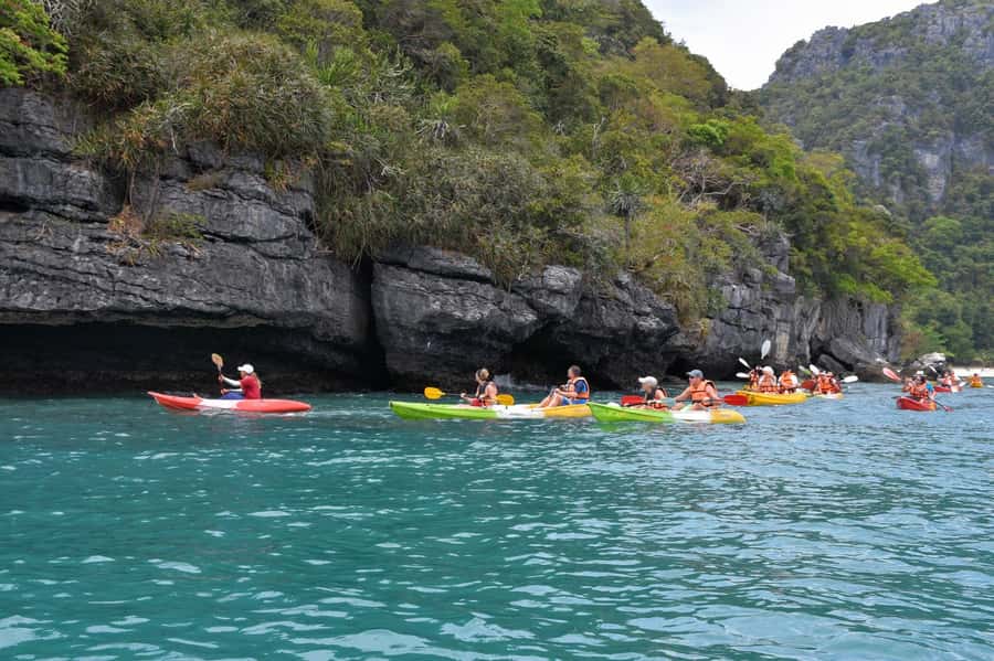 Samui: Angthong Marine Park Boat Tour w/ Transfer and Meals - Key points at a glance