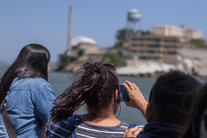San Francisco: Golden Gate Bay Cruise (60 Minutes) - Seating, narration, snacks, and comfort