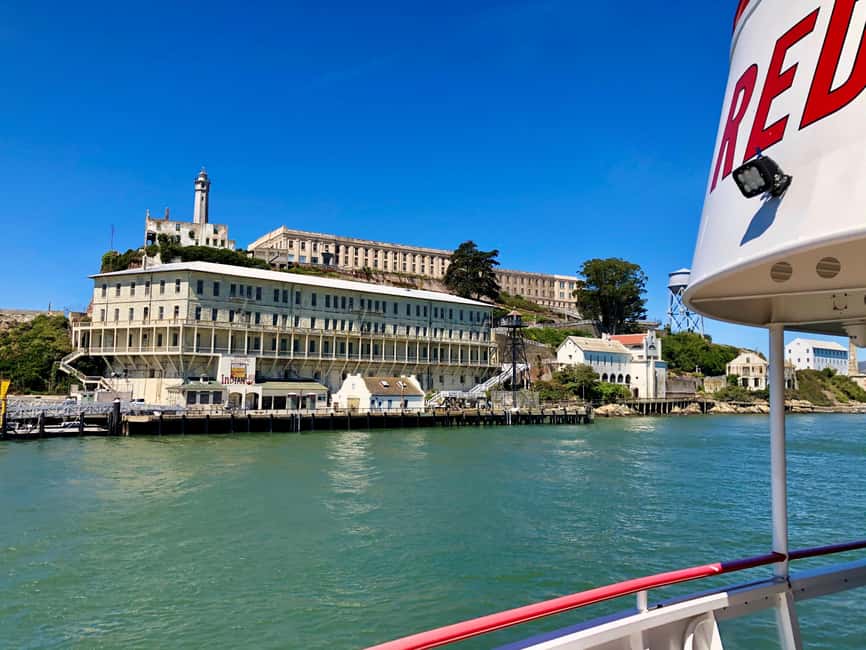 San Francisco: Golden Gate Bay Cruise - Returning past Pier 39 and the sea lions