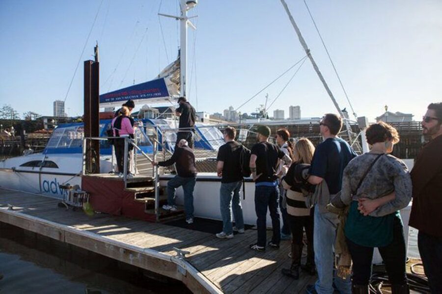 San Francisco: Golden Gate Bridge Catamaran Cruise - Crew service, food, and the family factor