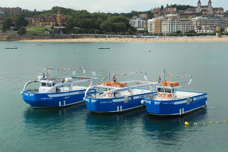 San Sebastian: Boat Tour with Stop at Santa Clara - Key points to know before you go