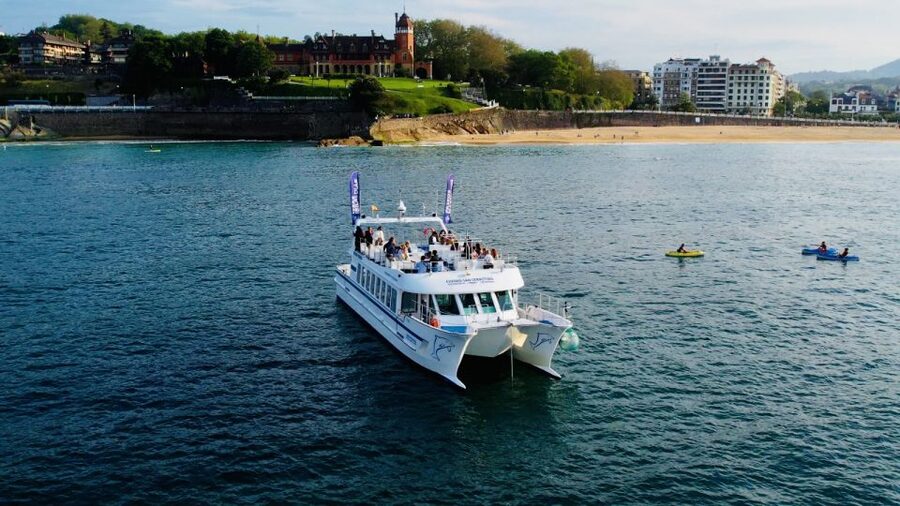 San Sebastian: Sustainable Catamaran Cruise with Audio Guide - Why this short San Sebastián cruise is worth your time