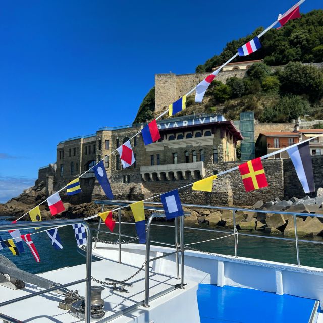 San Sebastian: Sustainable Catamaran Cruise with Audio Guide - Miramar Palace and the return along La Concha