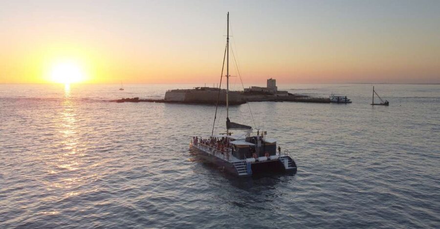 Sancti Petri: Sunset Catamaran Cruise - Watching the sunset across Cádiz Bay