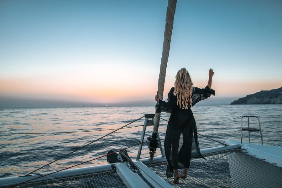 Santorini: Catamaran Cruise with Meal & Open Bar - What makes this Santorini cruise worth considering