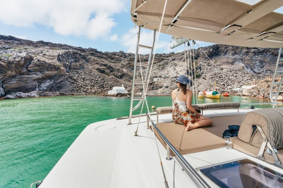 Santorini: Luxury Catamaran Day Trip with Meal and Open Bar - Morning Sailing or Sunset Cruise?