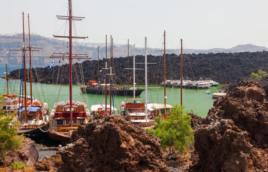Santorini: Thirassia Islands and Volcano Guided Cruise - Starting at Athinios Port