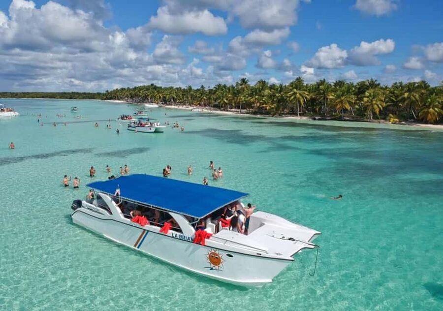 Saona Island: Catamaran/Speedboat Tour to a Dream Beach - Cruising Along Cotubanama National Park
