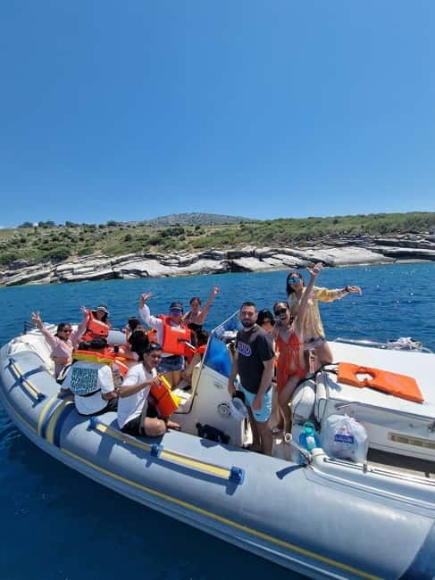 Sarande: Boat Tour to Krorez with Snorkle&Drinks&Swimming - Turtle’s Cave and the Fallen Rock Cliff