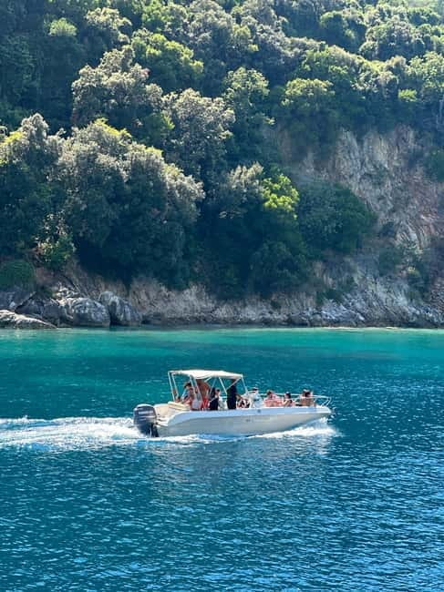 Sarandë: Ionian Coast Hidden Beaches and Caves Boat Tour - Plazhi i Ushtarit offers a short first beach pause