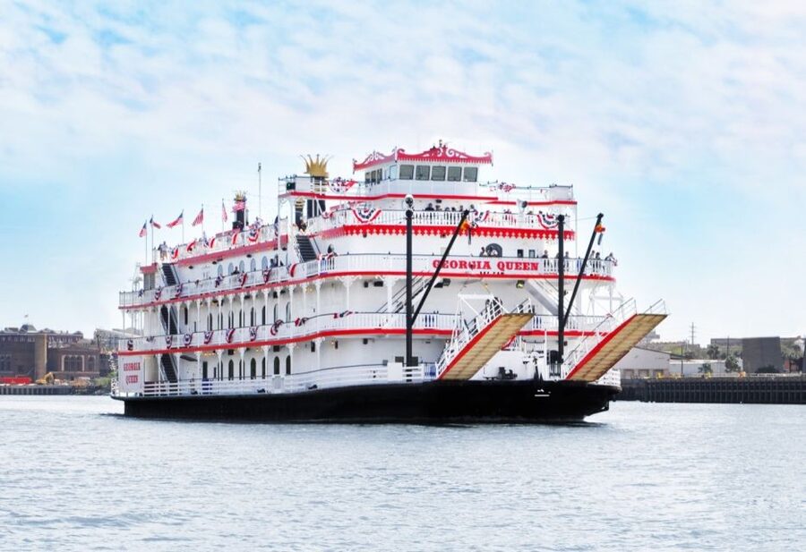 Savannah: Sightseeing Lunch Cruise - A Southern buffet with plenty of familiar favorites
