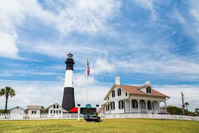Savannah to Tybee Island with Dolphin Cruise - Lighthouse photos and Tybee beach time